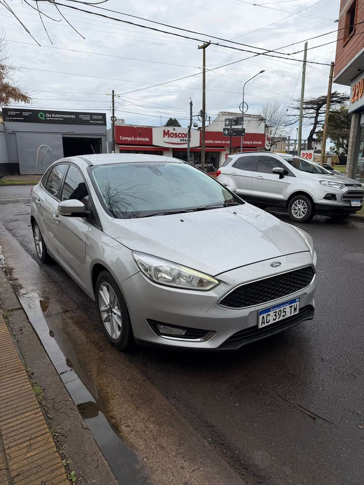 Ford Focus SE Plus 2018, foto 2 de 7