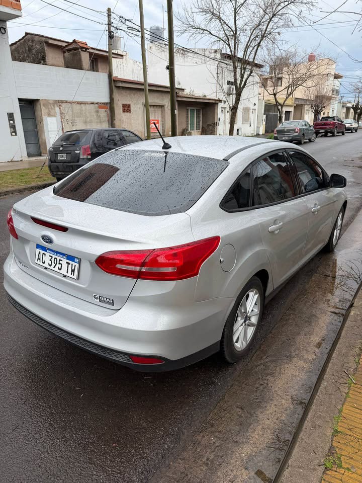 Ford Focus SE Plus 2018, foto 3 de 7