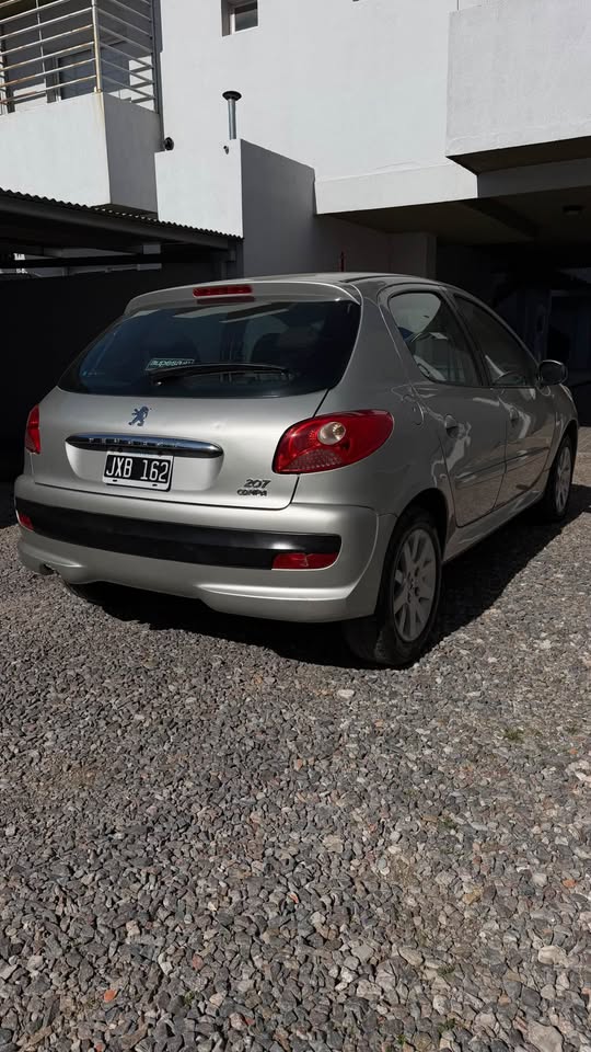 Peugeot 207 XS 2011, foto 4 de 7
