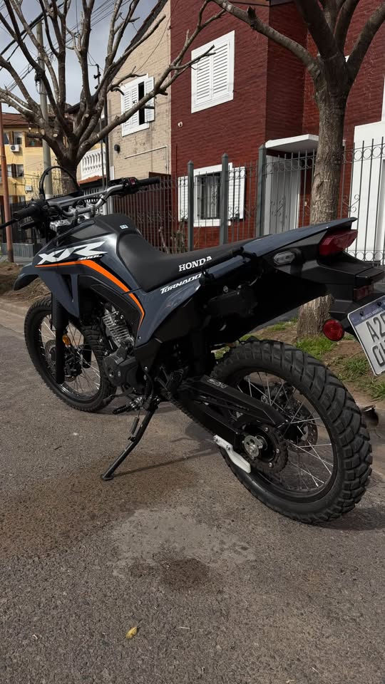 Honda Tornado XR 300 Tornado XR 300 2025, foto 6 de 6