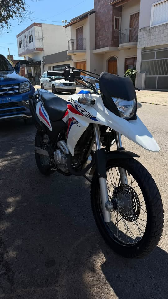 Honda XRE 300 Rally 2019, foto 2 de 6