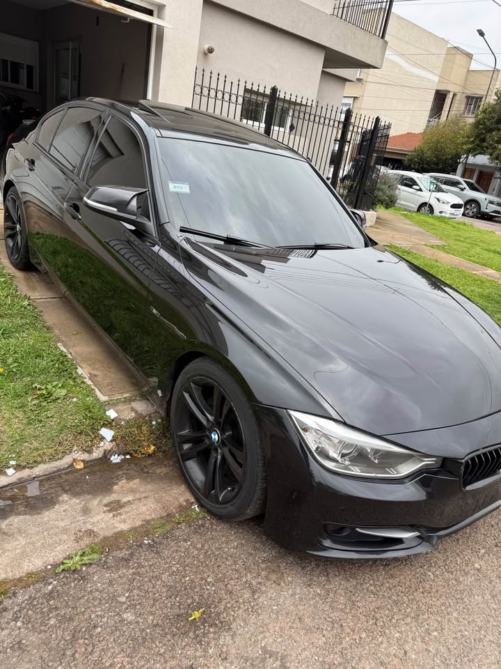 BMW 328i Sport 2013, foto 2 de 9