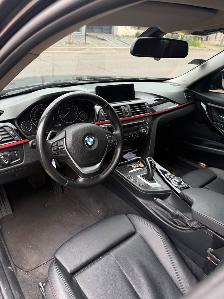 BMW 328i Sport 2013, foto 3 de 9