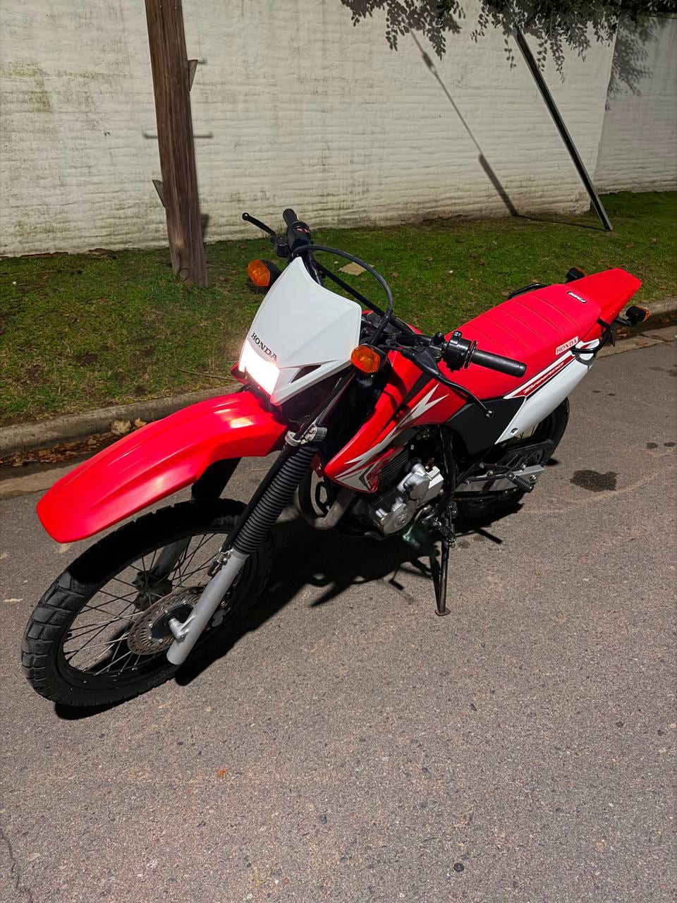 Honda Tornado 250 2018, foto 2 de 9