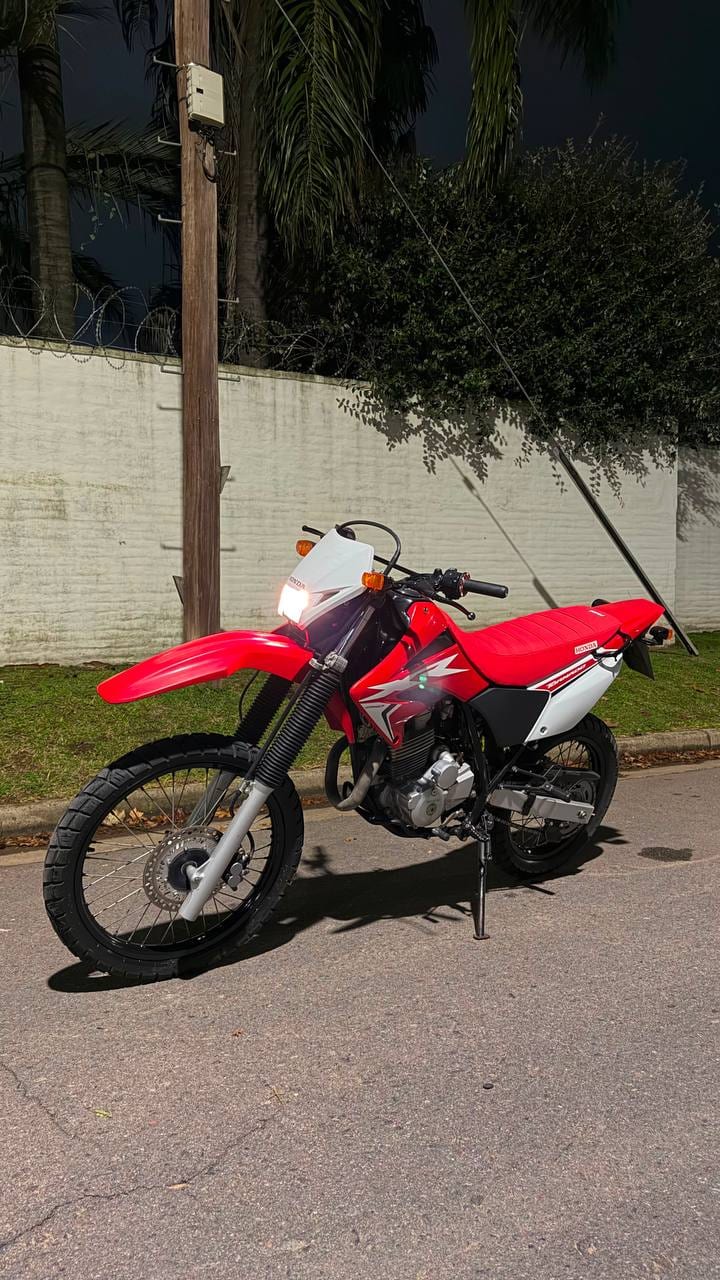 Honda Tornado 250 2018, foto 6 de 9