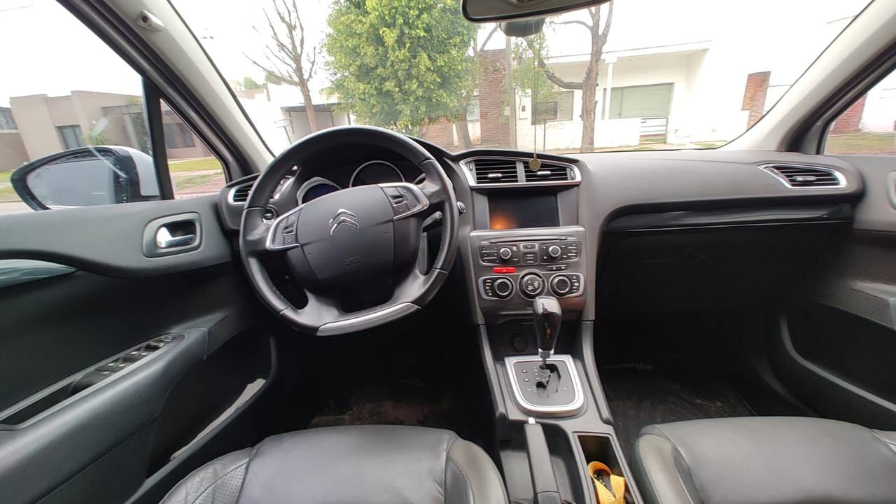Citroën C4 Lounge Exclusive Pack 1.6 Thp 2015, foto 7 de 9