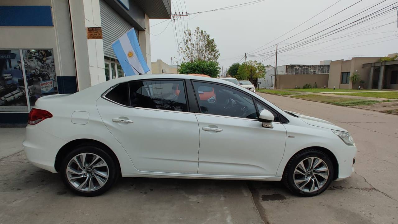 Citroën C4 Lounge Exclusive Pack 1.6 Thp 2015, foto 8 de 9